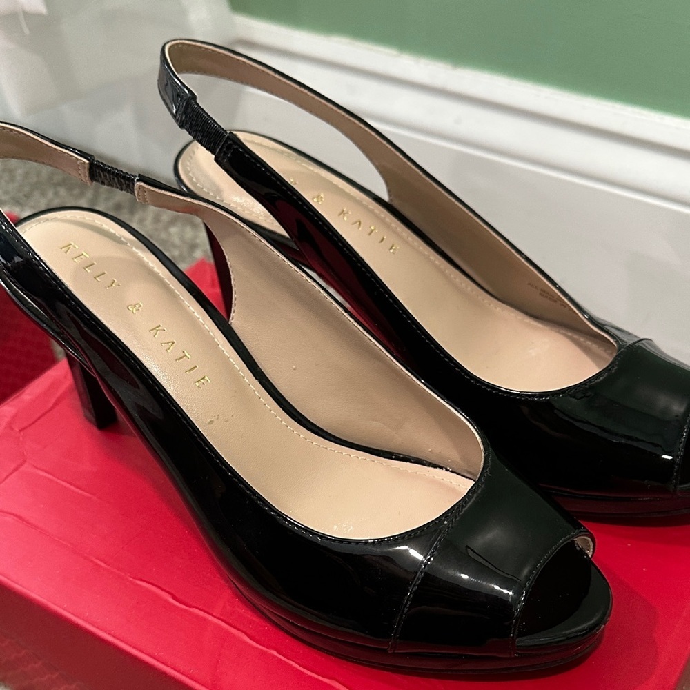 Kelly & Katie Black Patent Slingback Heels - Picture 4 of 4